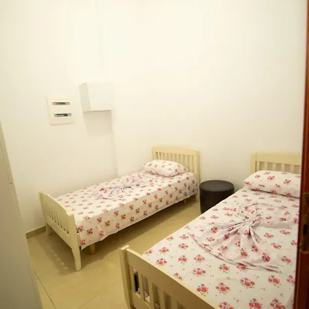 Flamingo1 Apartment *