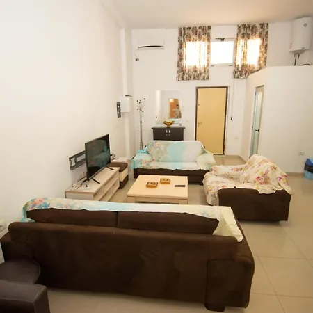 Flamingo1 Apartment *