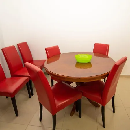 Flamingo1 Apartment *